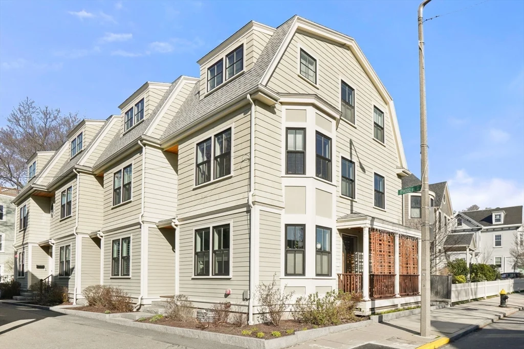 5 Atwood Sq, Jamaica Plain