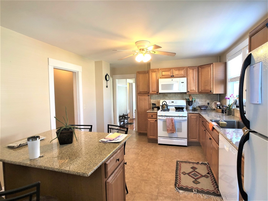 13 Benefit St, Waltham