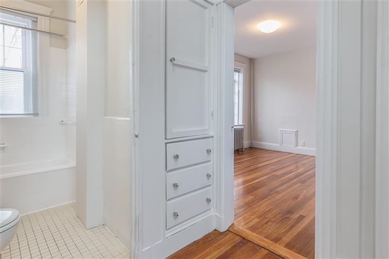 28 Langdon St, Neighborhood Nine