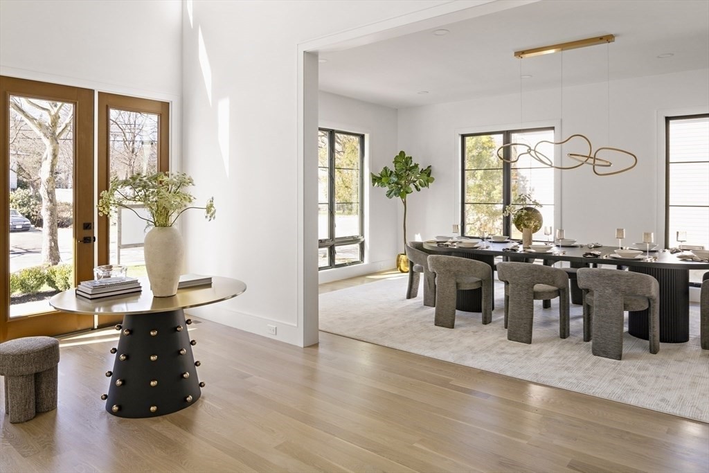 71 Harwich Rd, Chestnut Hill