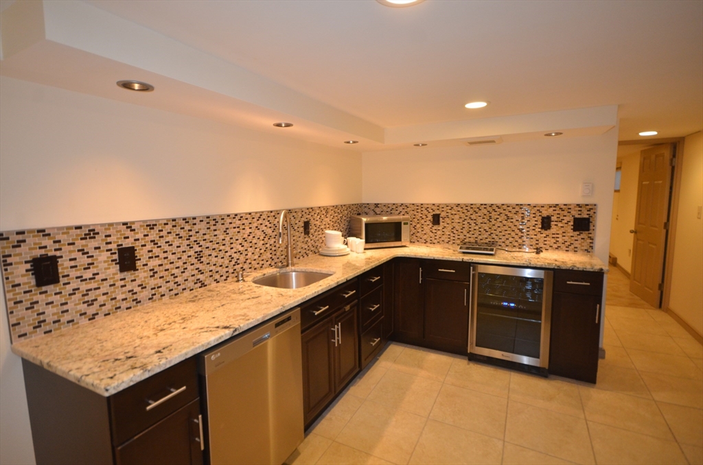 18 Benton Rd, Medford