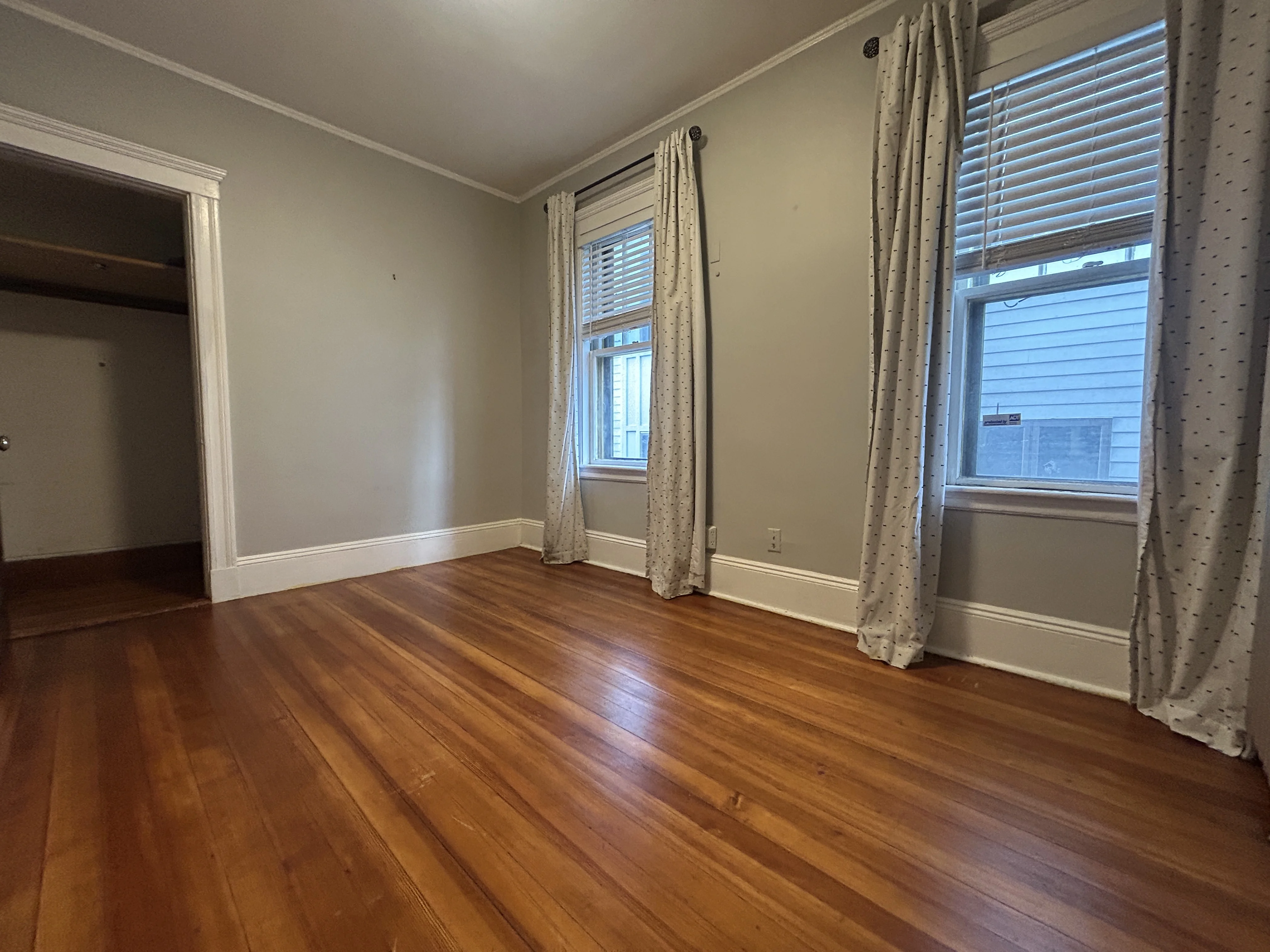 32 Iffley Rd, Jamaica Plain