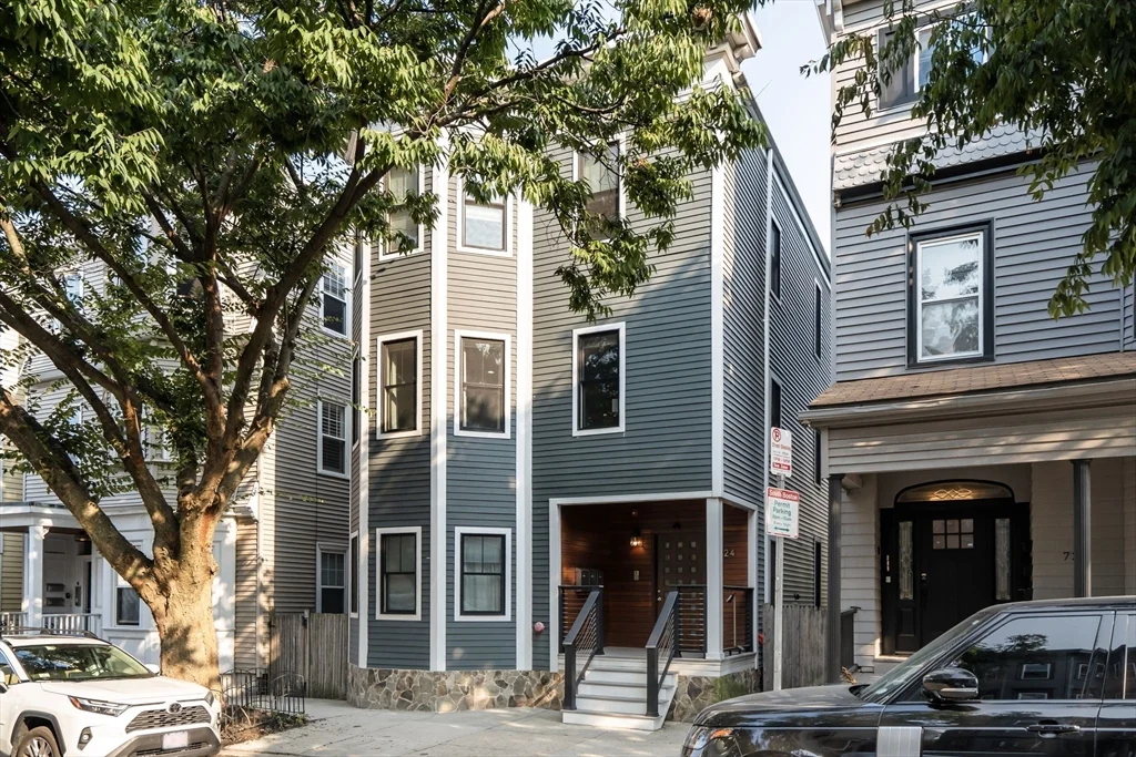 724 E 2nd St, South Boston