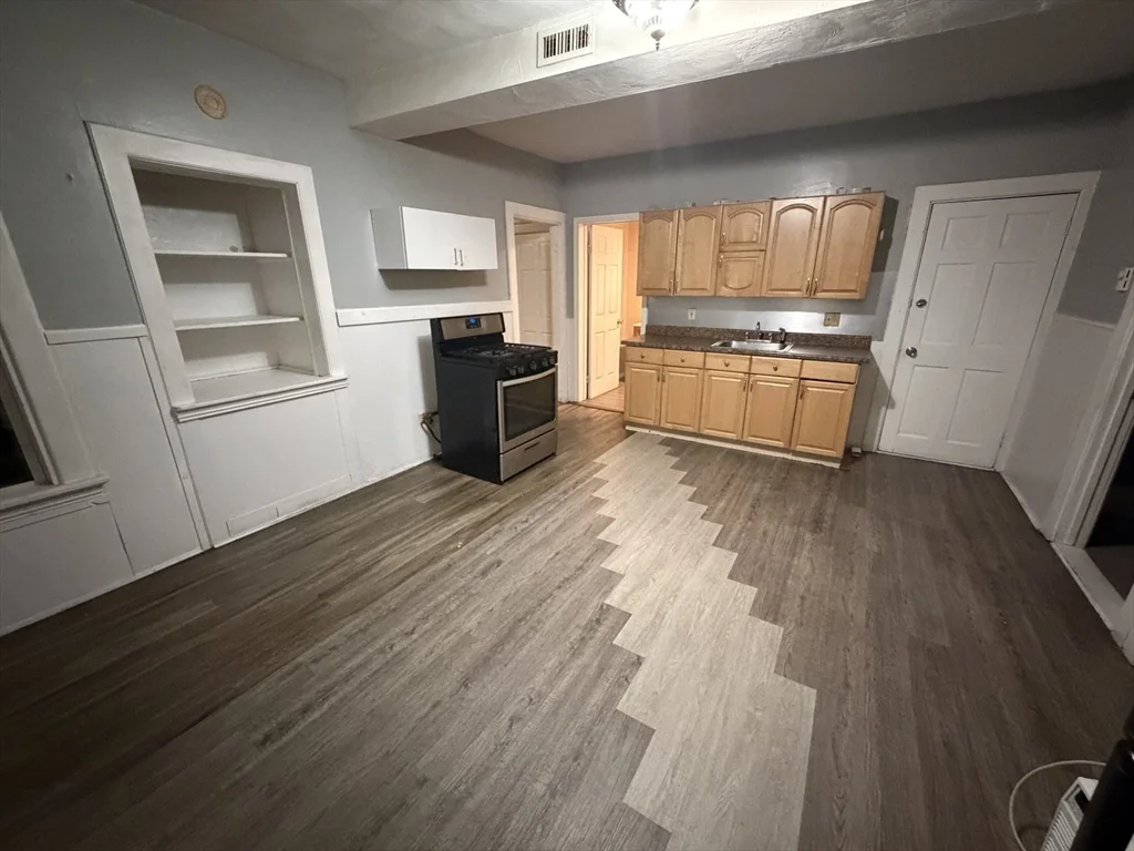 22 Intervale, Brockton