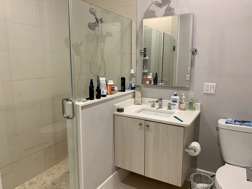 5 Mohawk St, South Boston