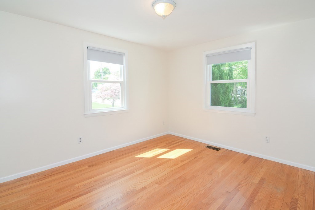 33 Robin Rd, Westborough