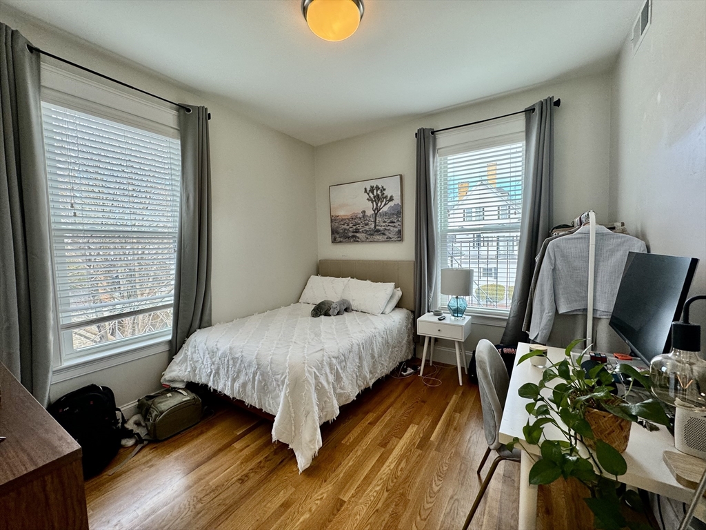 405 S Huntington Ave, Jamaica Plain