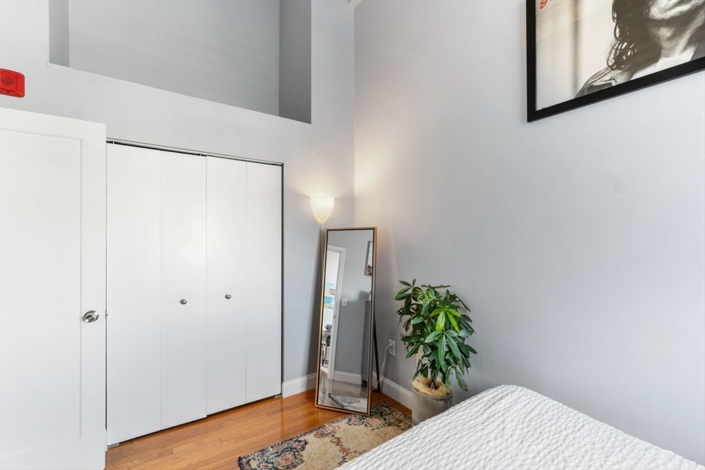 320 W 2nd, South Boston