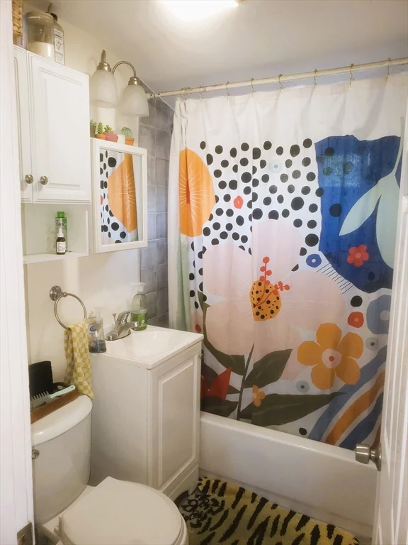 478 Medford St, Somerville