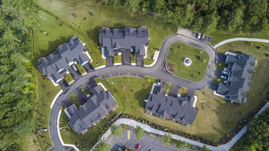 19 Lily Pond Ln, Lexington