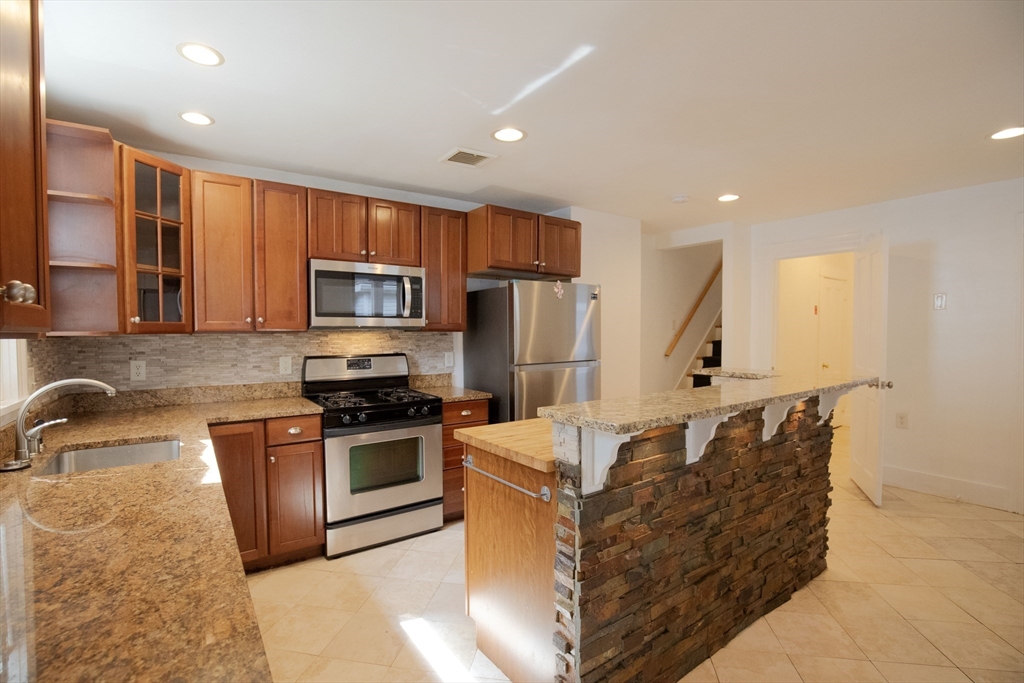 115 Taylor St, Waltham