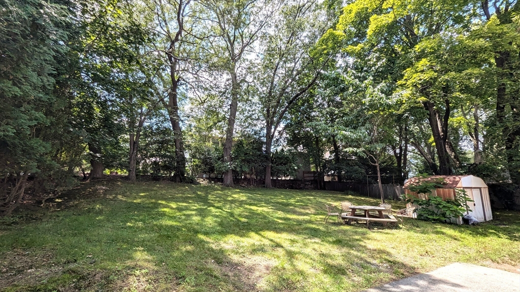 26 Oak St, Wellesley