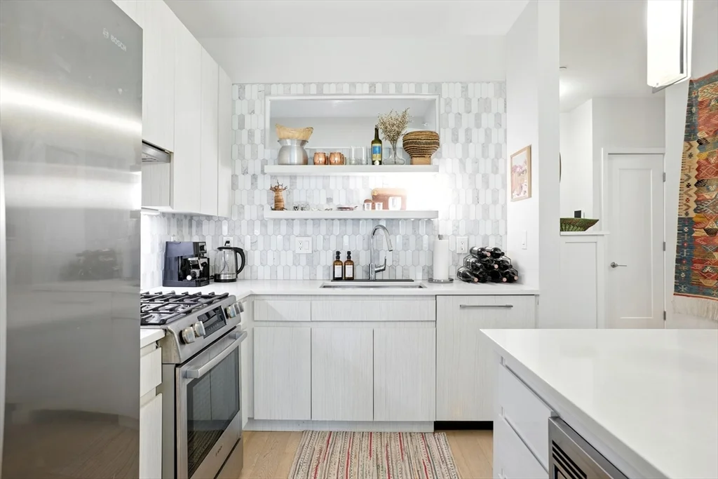 45 W 3rd St, South Boston