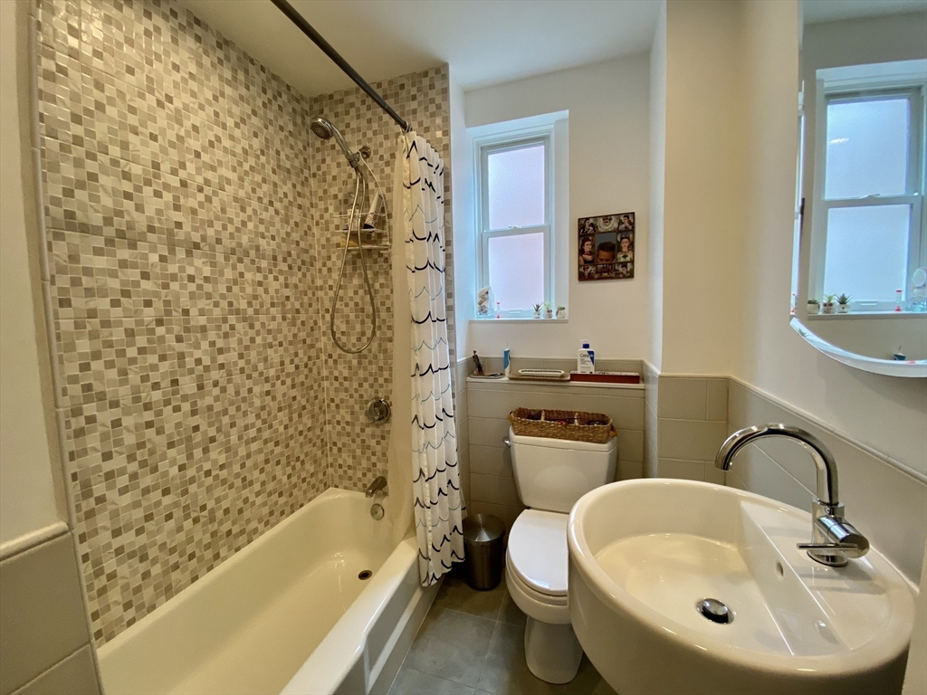 17 Perry St, Brookline Village