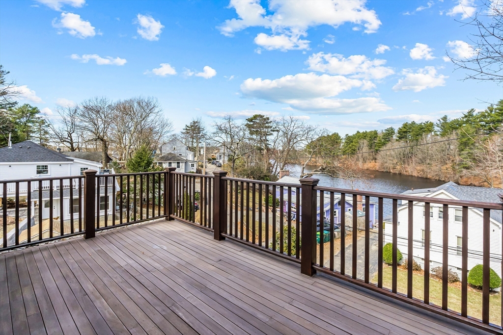 59 Russell Rd, Wellesley