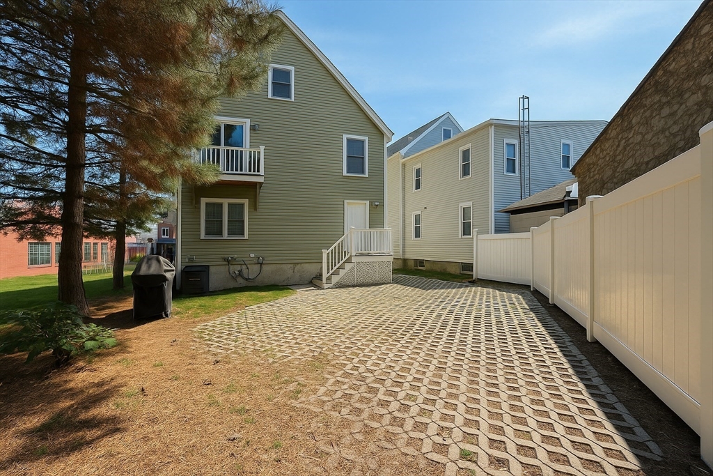 34 Knowlton St, East Somerville