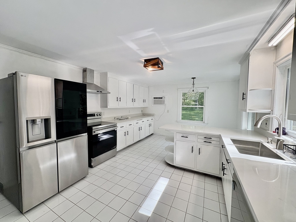 379 Newton St, Chestnut Hill