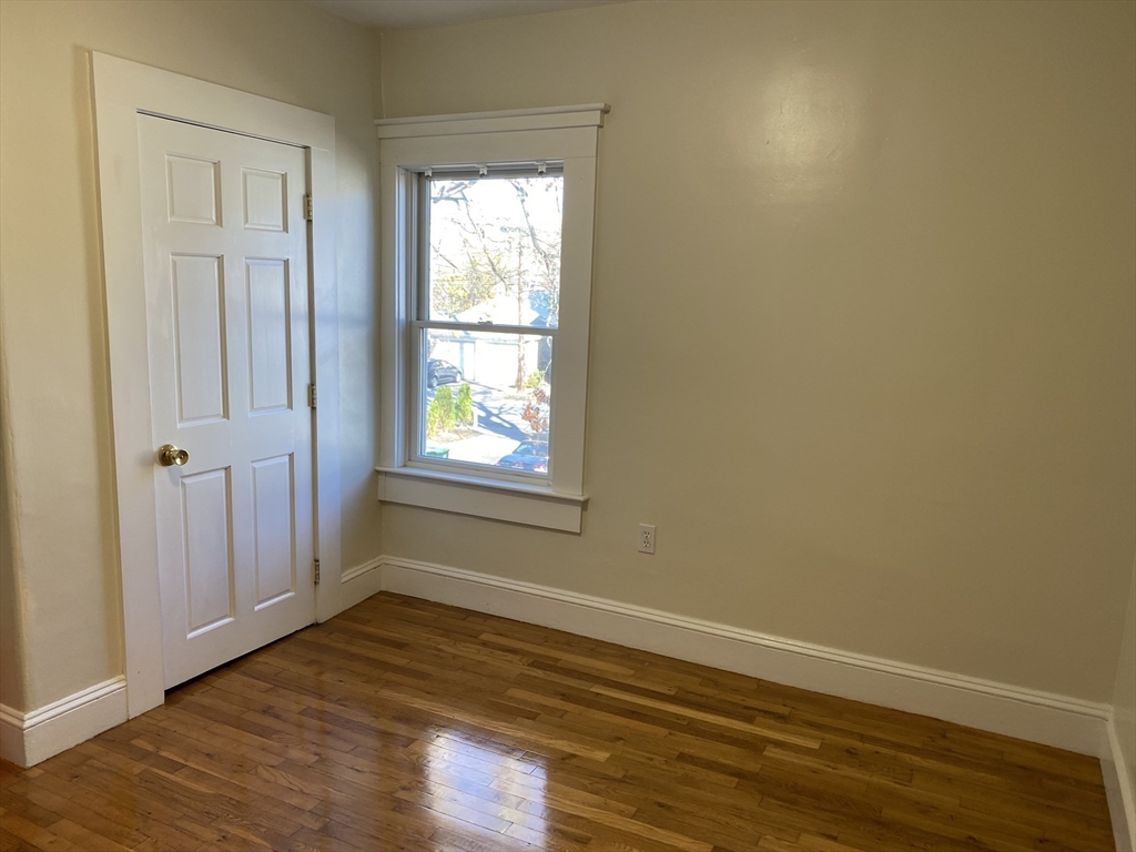 18 Highland Ter, Needham