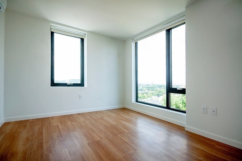 70 Parker Hill Ave, Mission Hill