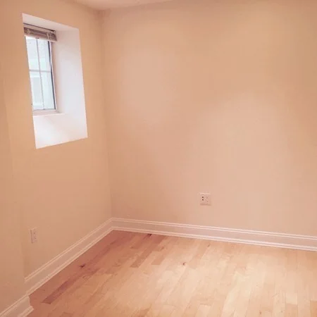 20 Chapel St, Longwood