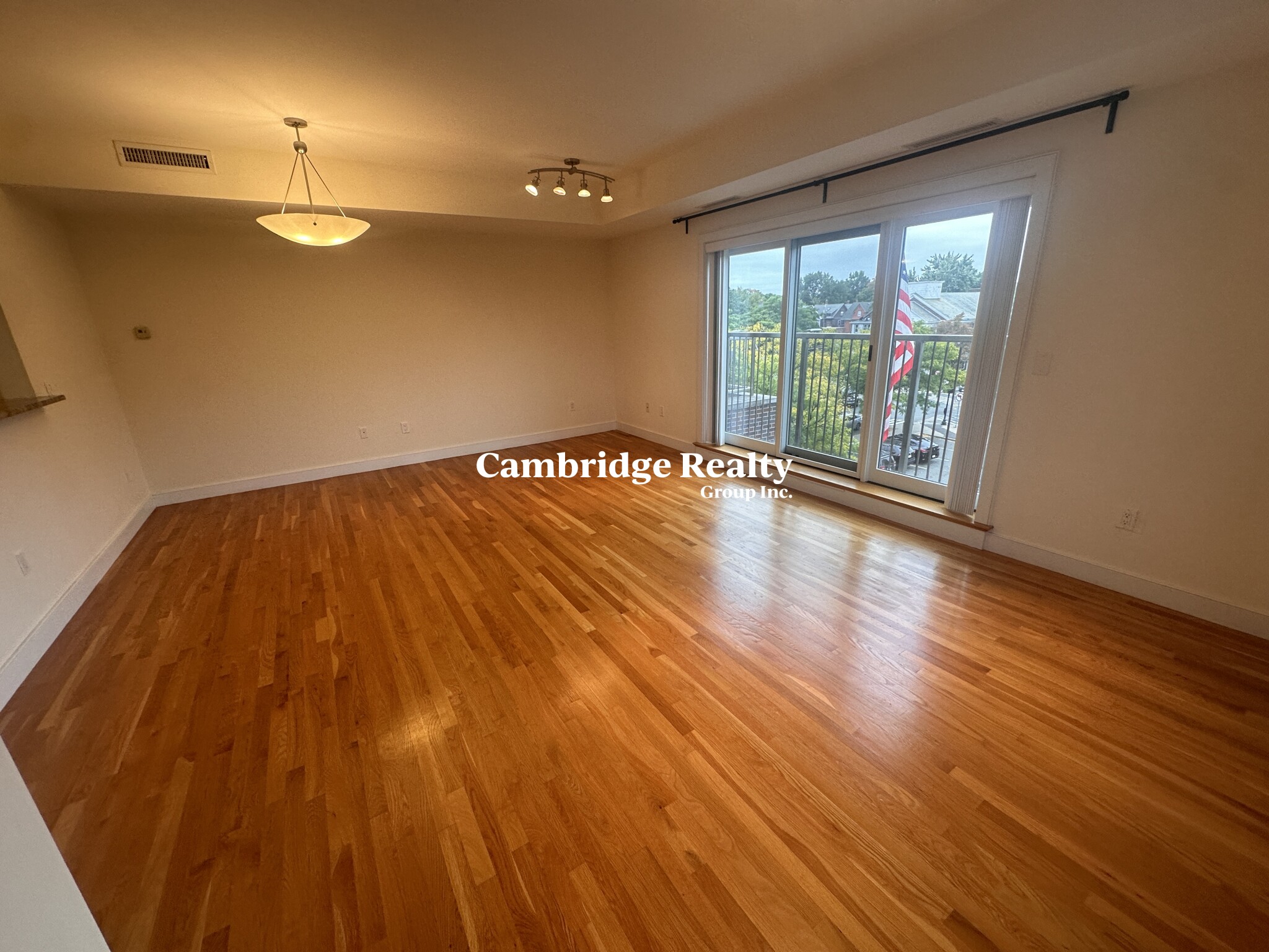 379 Somerville Ave, Prospect Hill