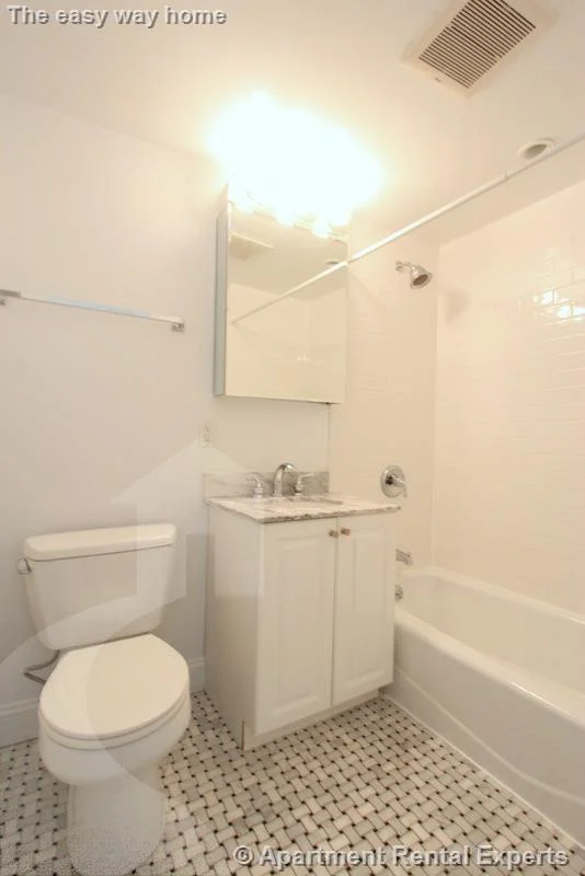 60 Brattle St, Harvard Square