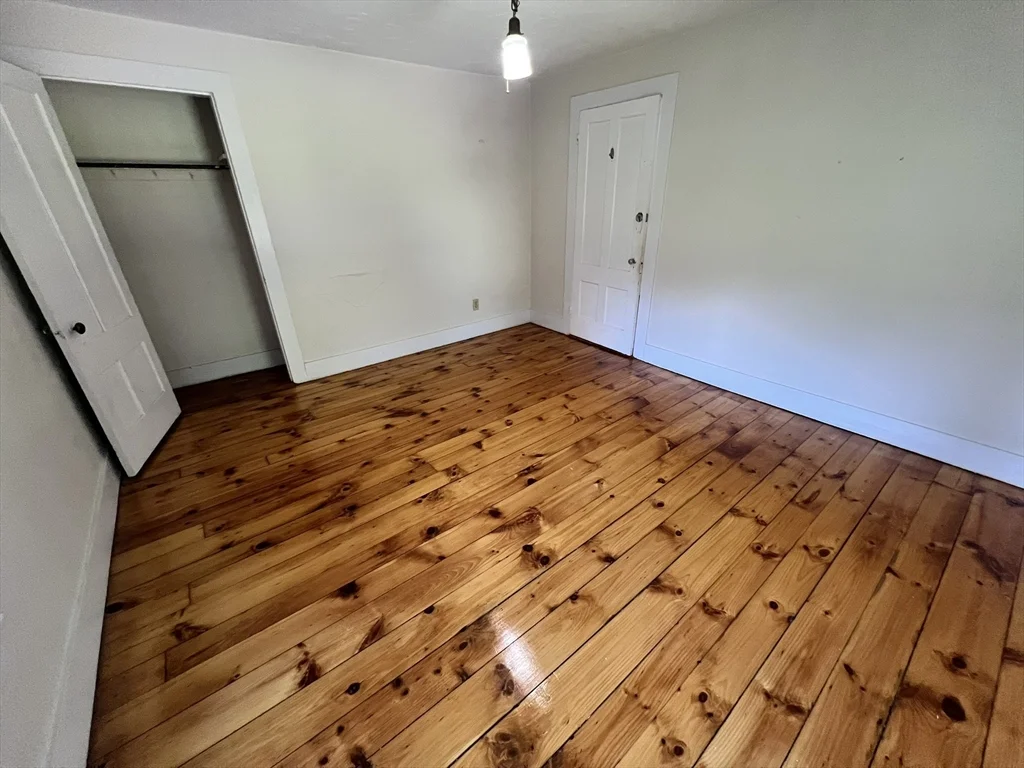 986 South East St, Amherst