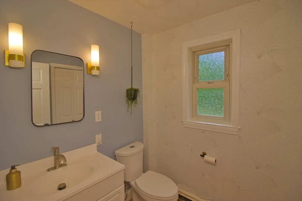 40 Dean Ave, Dracut