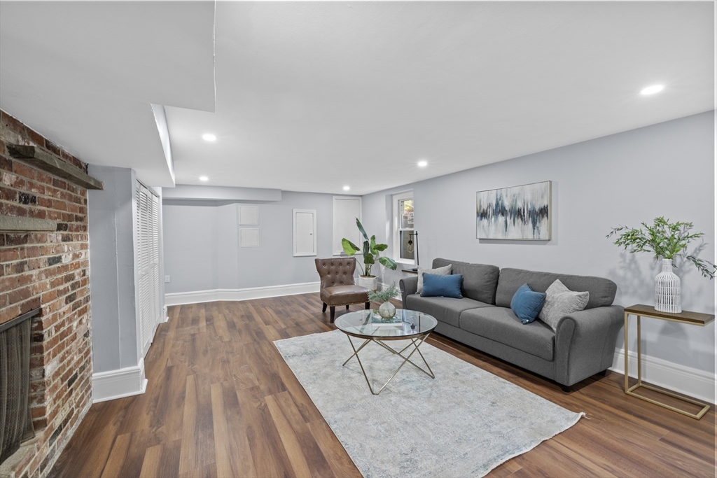 108 Radcliffe Rd, Belmont