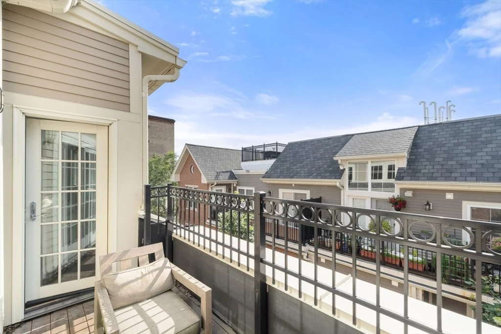 616 E 4th St, South Boston