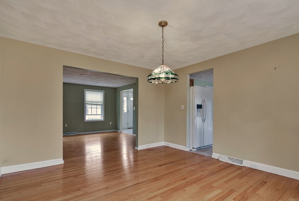 7 Van Norden Rd, Burlington