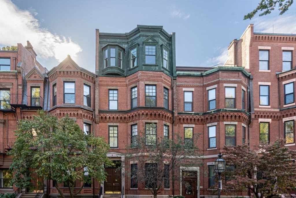 216 Commonwealth Ave, Back Bay