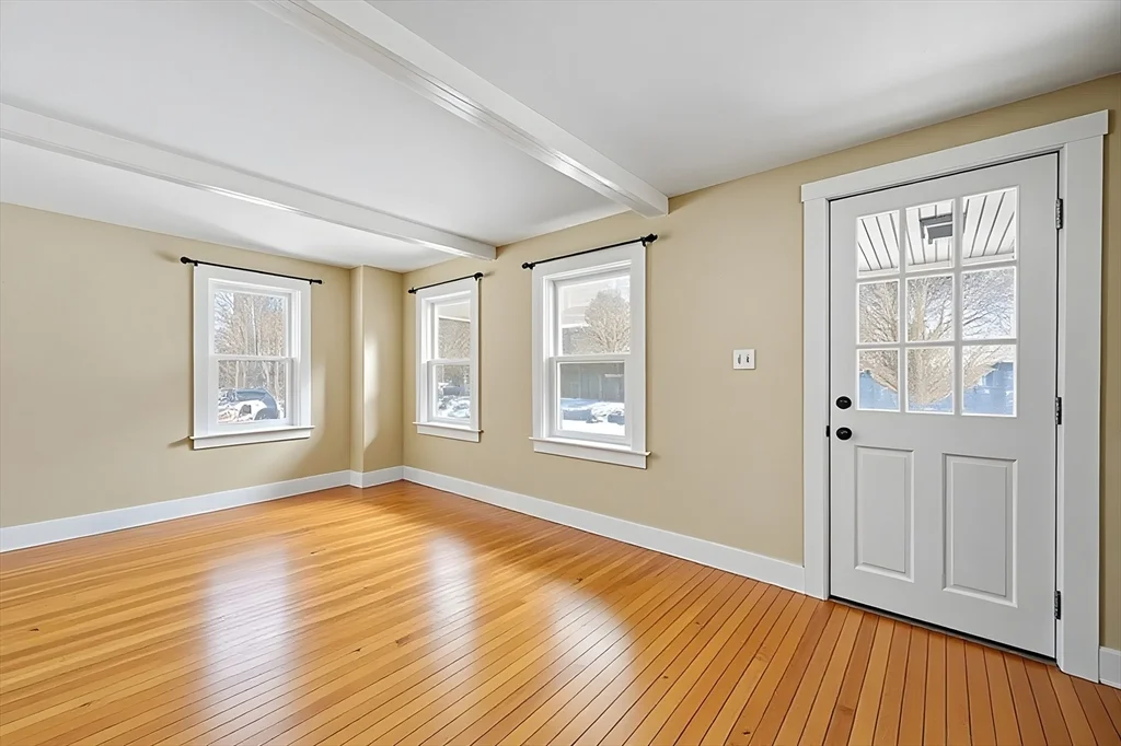 268 Wood St, Hopkinton