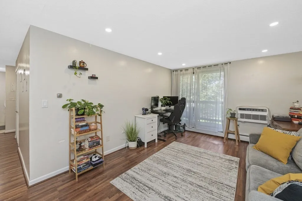 144 Kenrick St, Oak Square