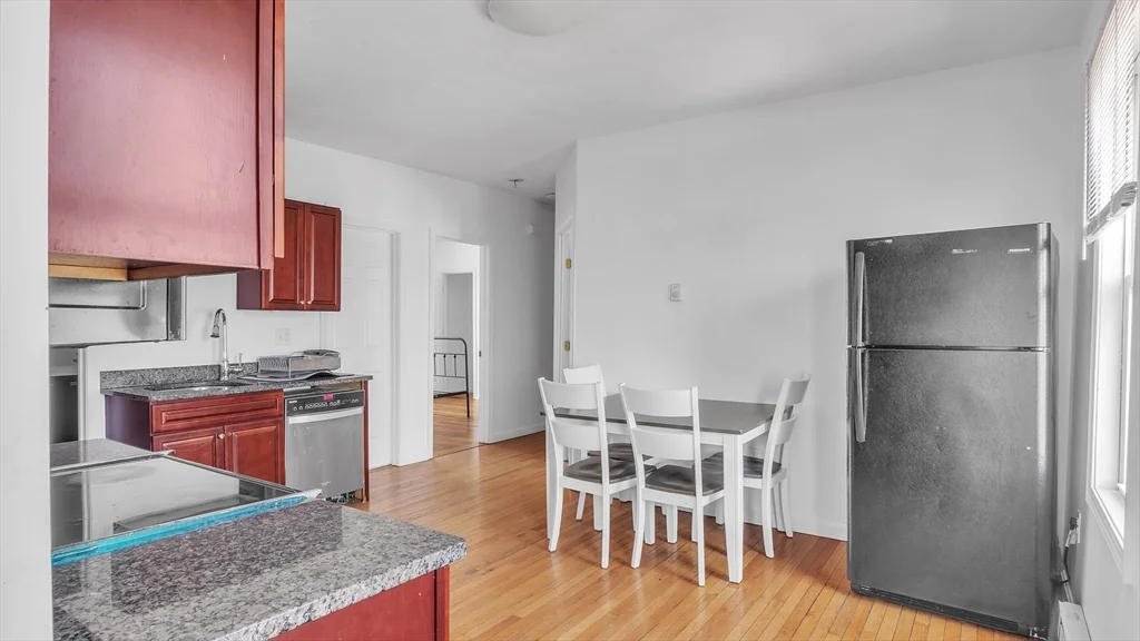 1442 Main St, Worcester