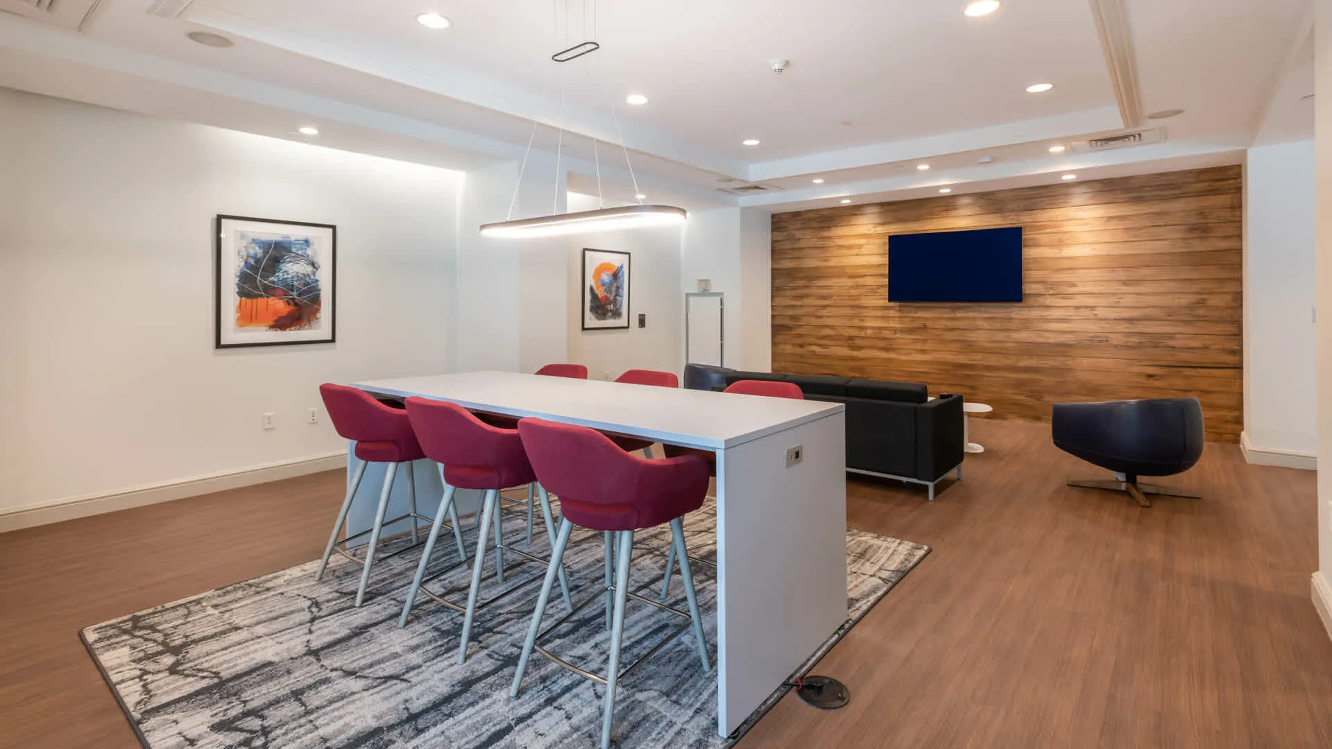 1449 Main St, West End