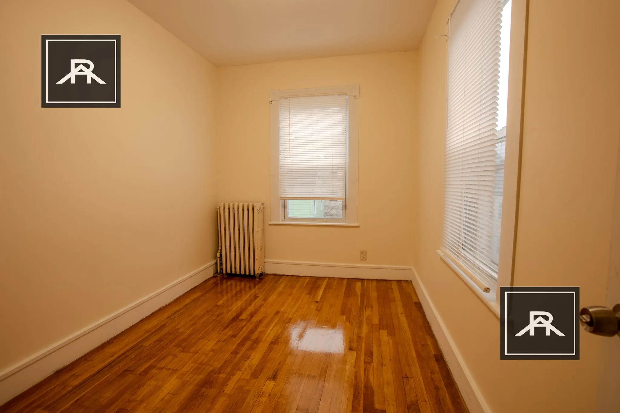 110 Murdock St, Oak Square