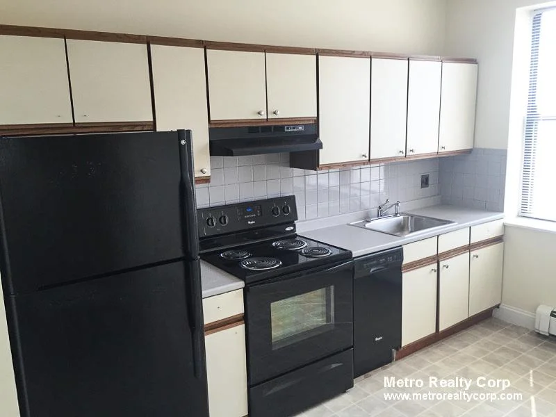 171 Harvard St, Coolidge Corner