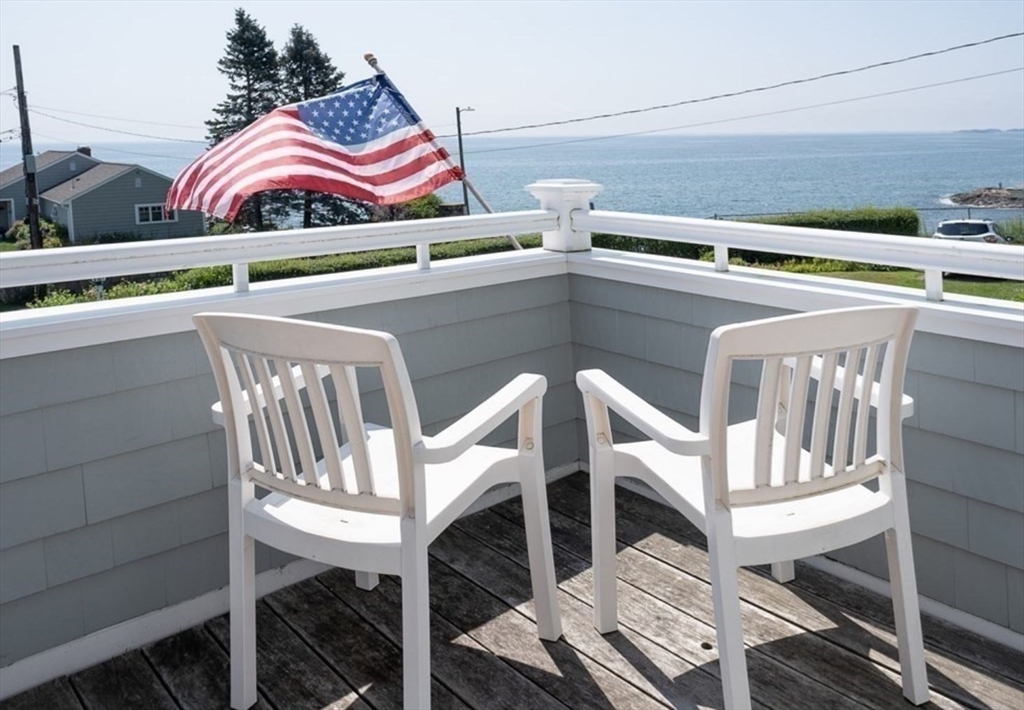 4 Spray Ave, Marblehead