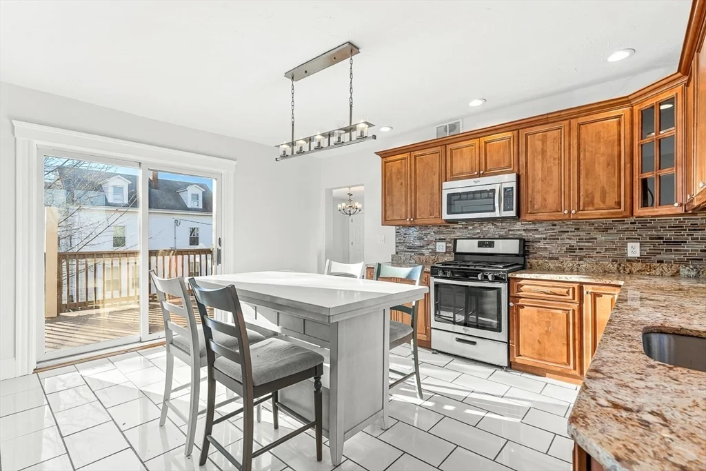 11 Symonds St, Salem