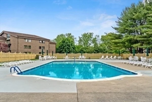 8 Ledgewood Way, Peabody