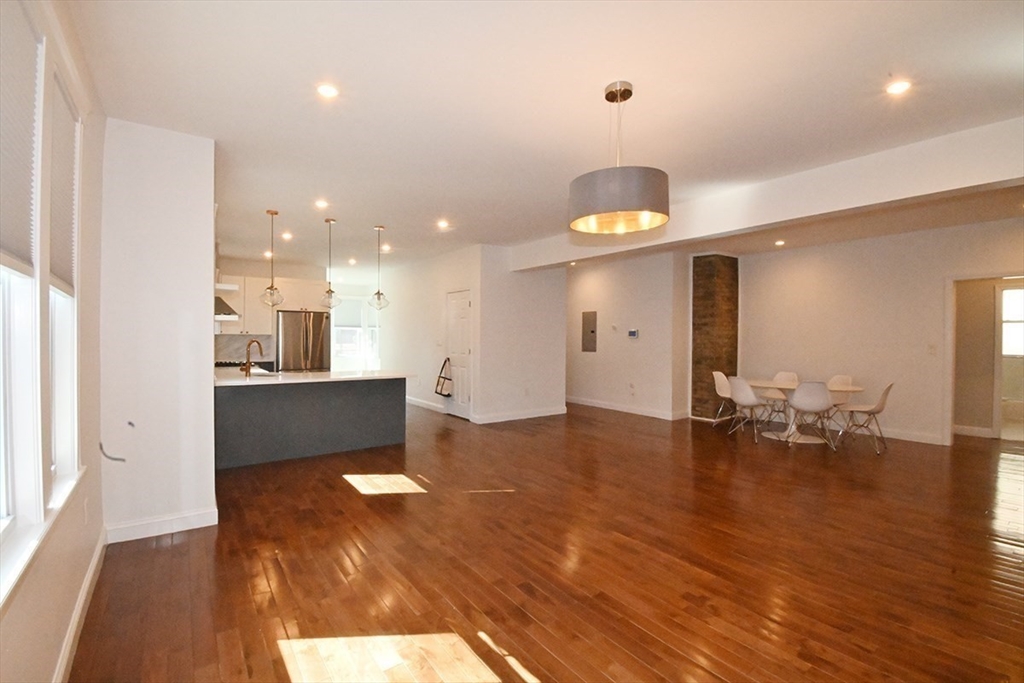 28-30 Schuyler, Roxbury