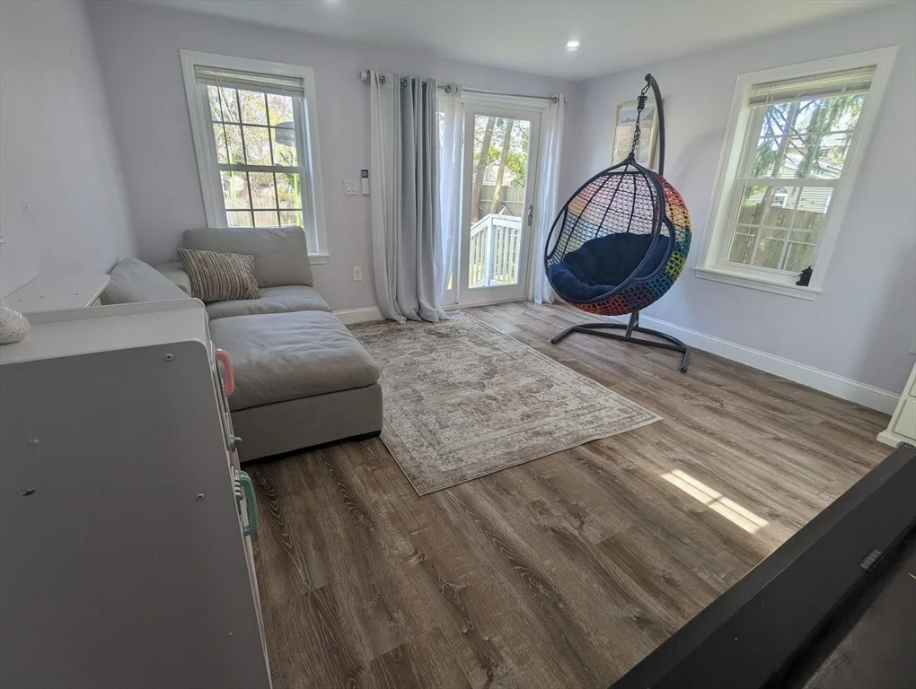 58 Hartford St, Natick