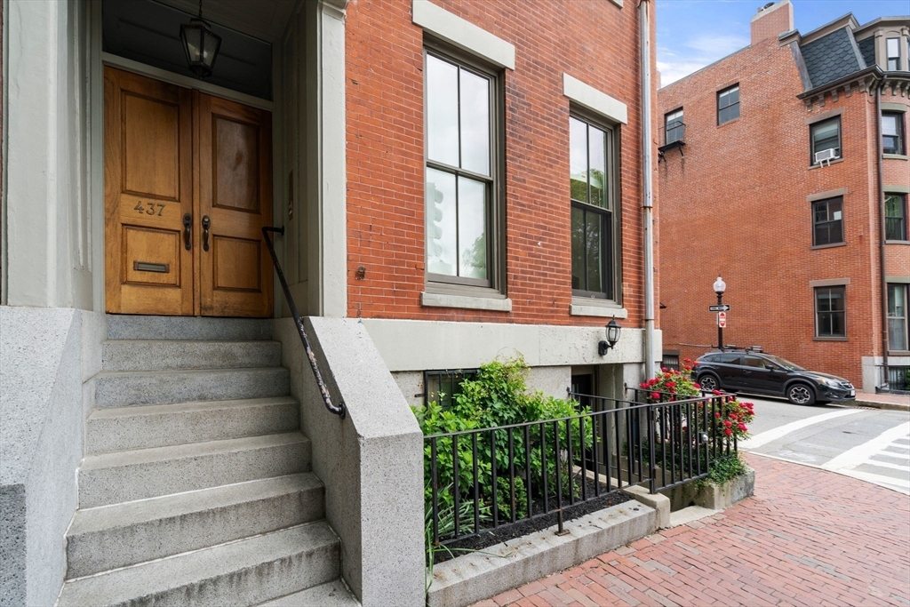 437 Shawmut Ave, South End