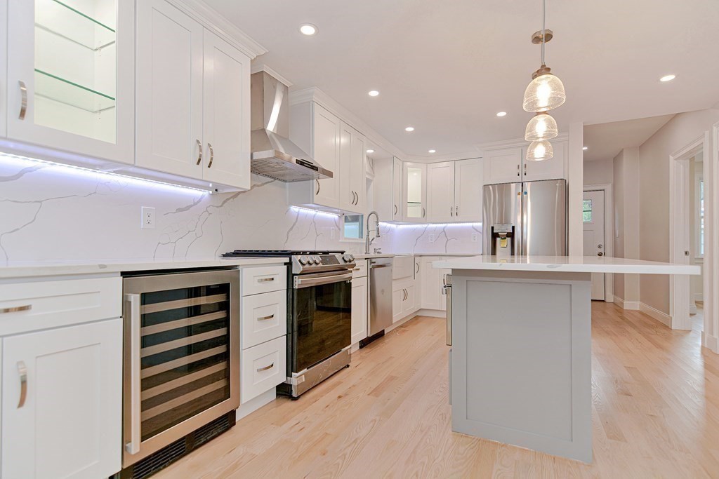 64 Crescent St, Swampscott