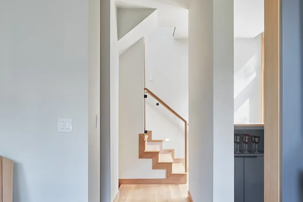 76 Holworthy St, Strawberry Hill