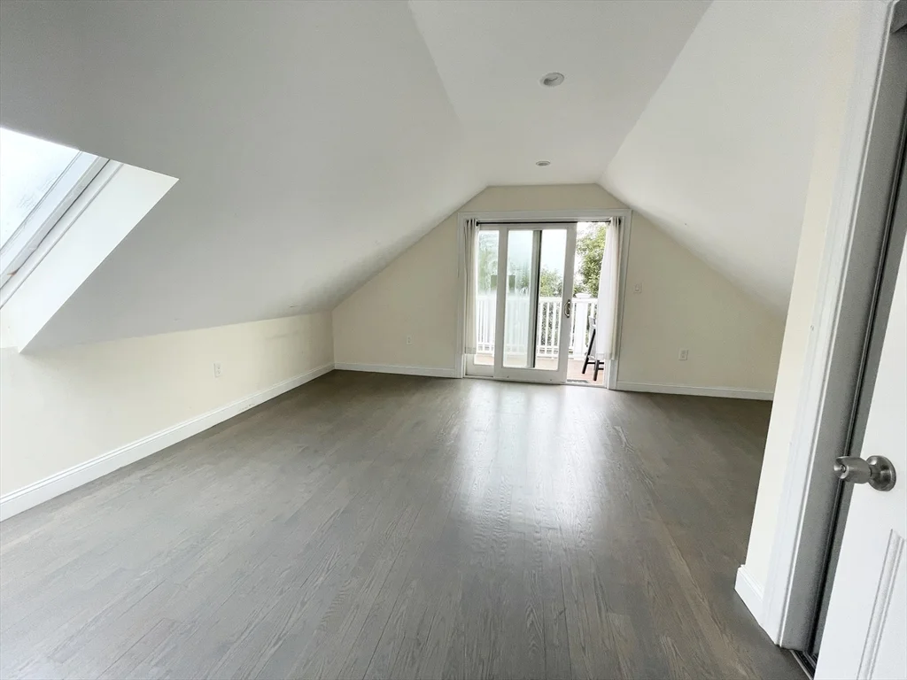 21 Iroquois, Mission Hill