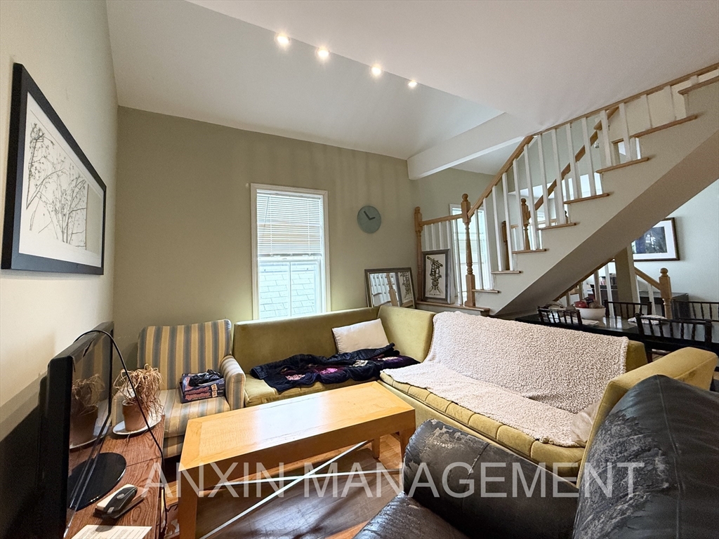 51 Clifton St, North Cambridge