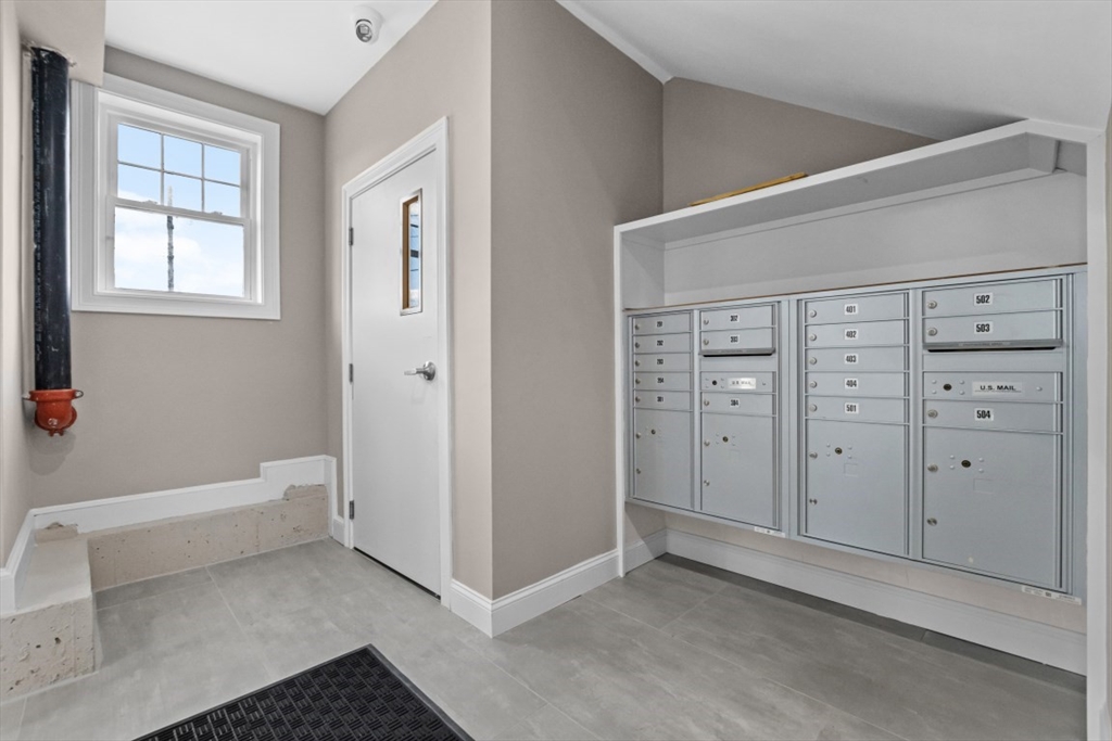 5 Washington Ave, Revere