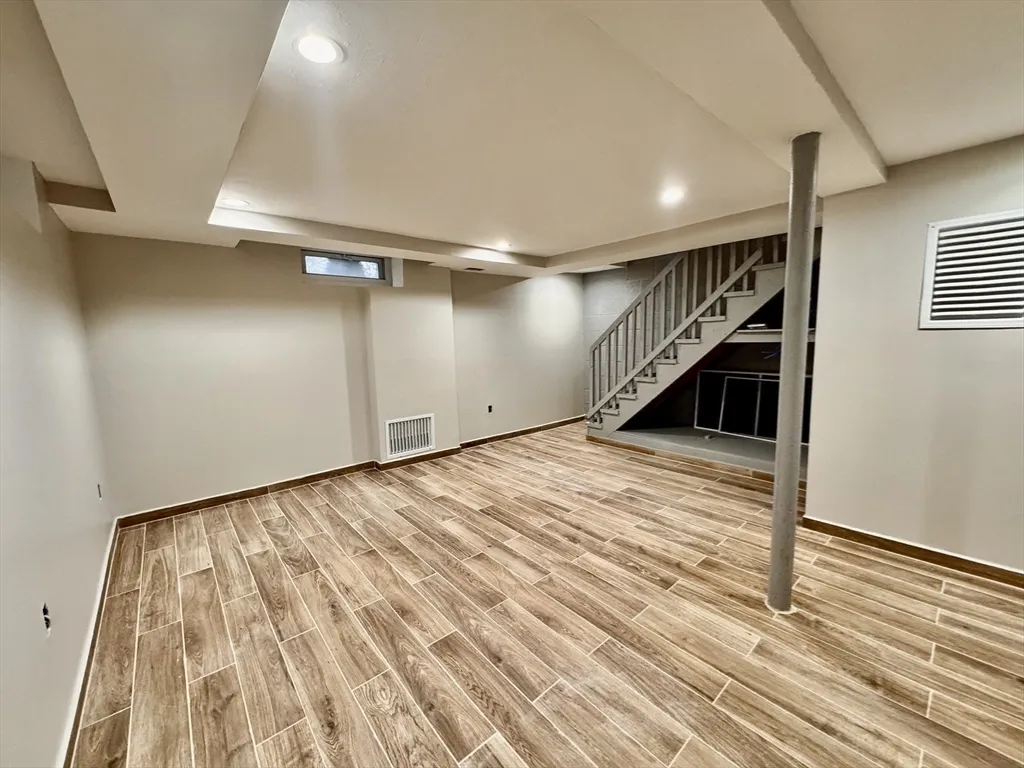 84 Reed St, West Side